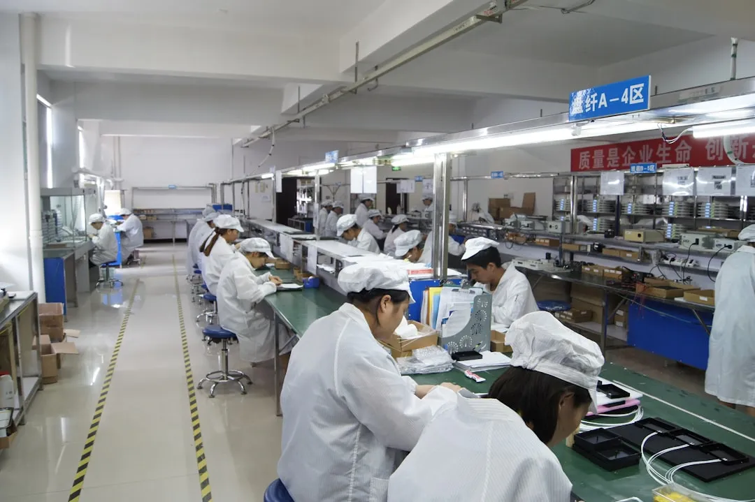 便利店酒水饮料选品指南:粮油调味与休闲食品搭配策略